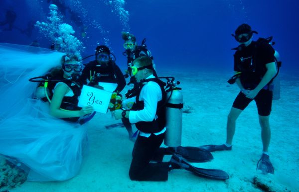 Cozumel, Mexico underwater wedding