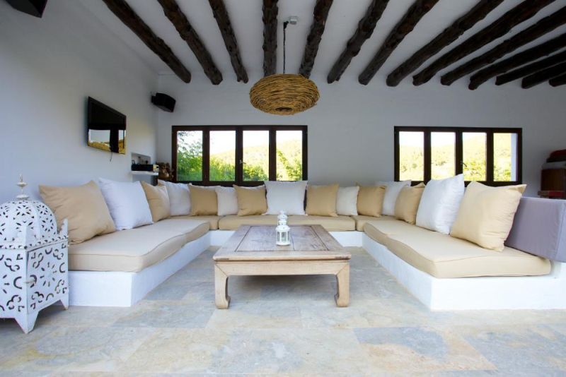 luxury-villa-finca-marbella-sant-josep-patio-1