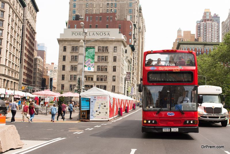 SEEING-MANHATTAN-BY-BUS