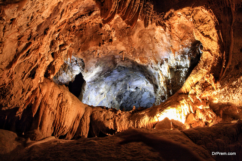 Explore Colossal Cave Mountain Park