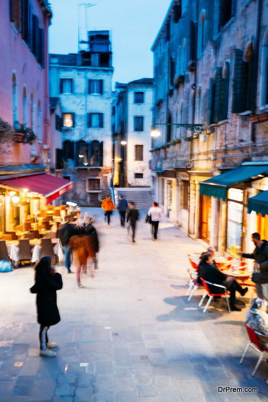 venice-walks-of-italy