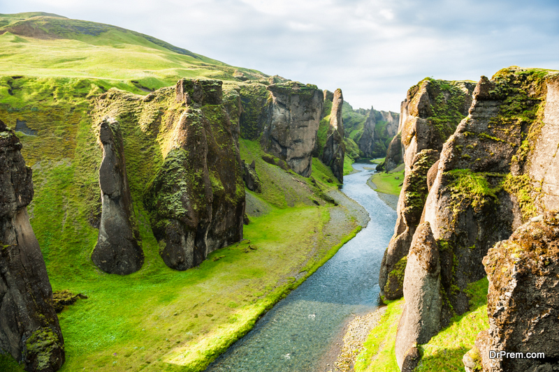 Fjadrargljufur Canyon