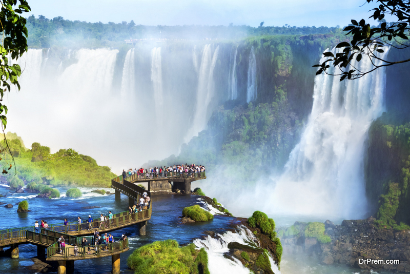  Iguazu-Falls