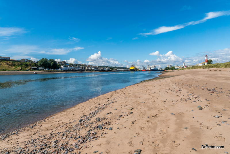 Visit-the-unique-sands-of-the-Angus-Coast